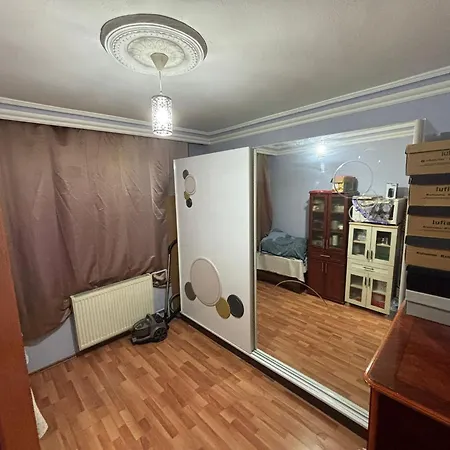 Leoman Apartment